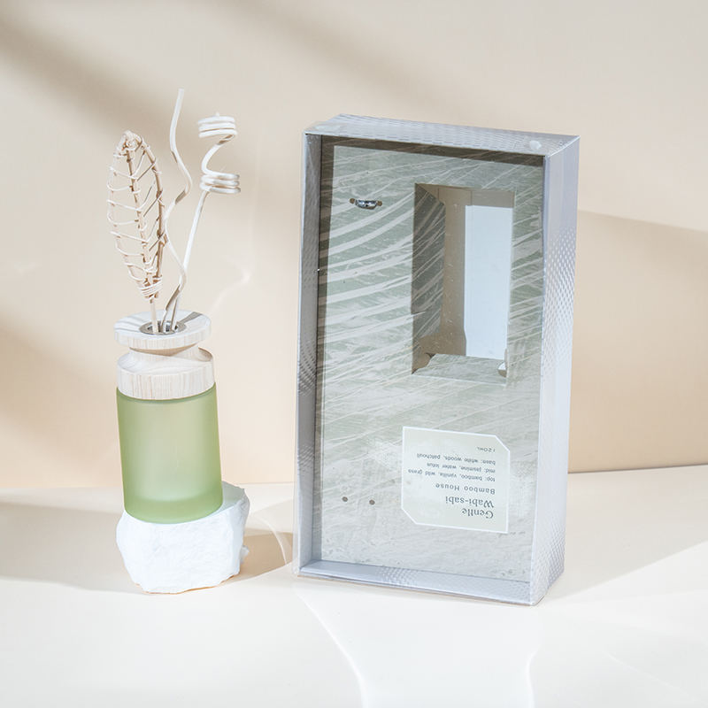 Difuser giolcach préimhe fleascán gloine ard-sorcóireach le díoltóir difuser bata-cumhra adhmaid