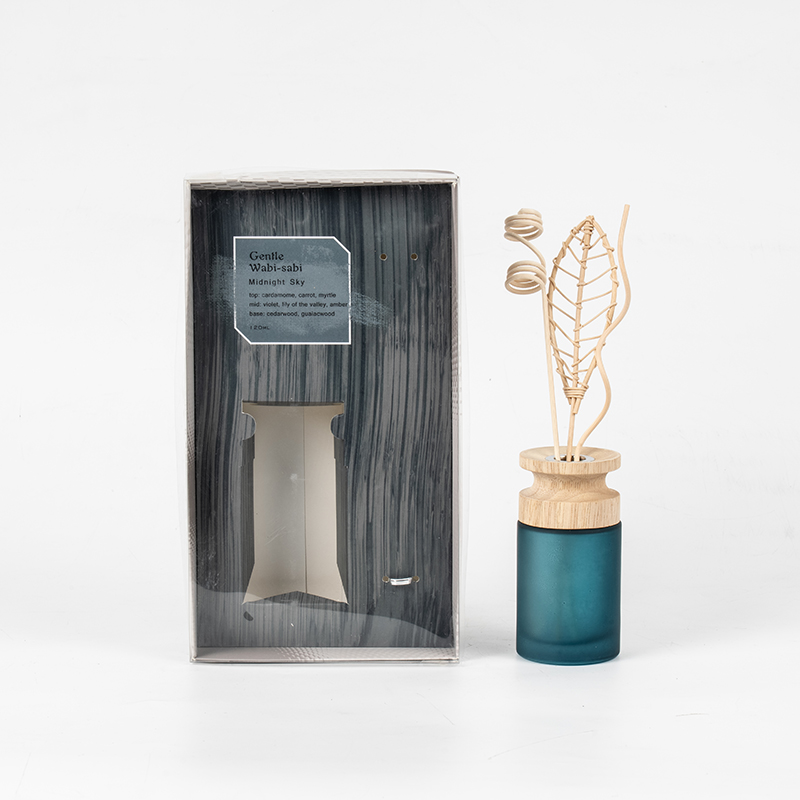 Difuser giolcach préimhe fleascán gloine ard-sorcóireach le díoltóir difuser bata-cumhra adhmaid